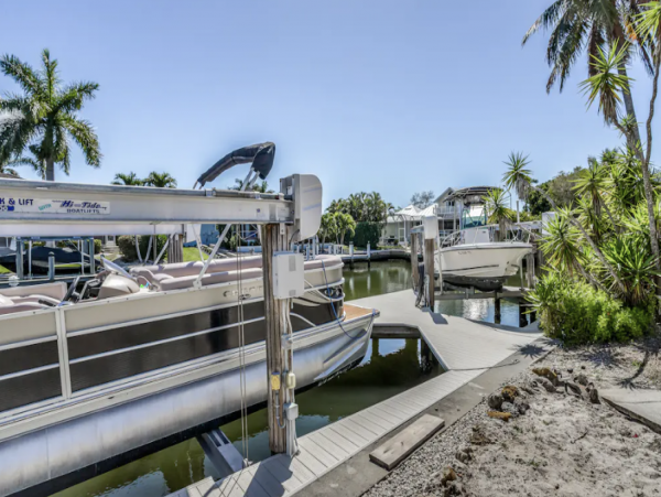 Canalfront Home with Pool, Hot Tub and Dock in Marco island